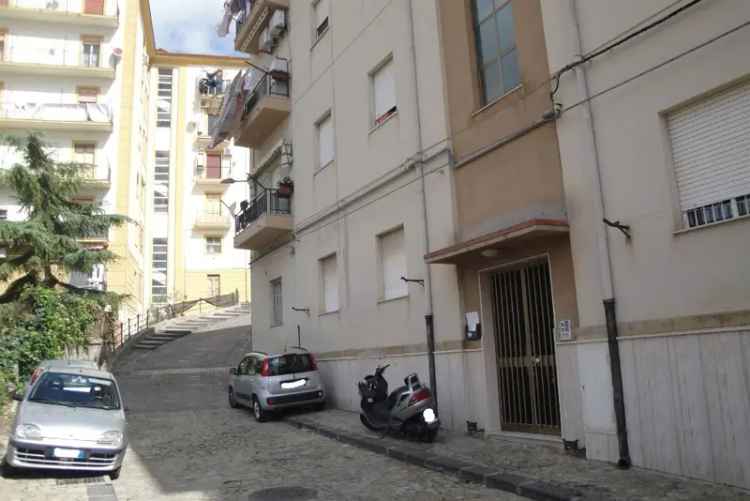 Appartamento in VIA GOBETTI 1, Caltanissetta, 7 locali, 1 bagno