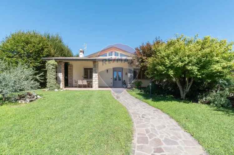 Villa in Via 4 novembre, Lograto, 5 locali, 3 bagni, giardino privato