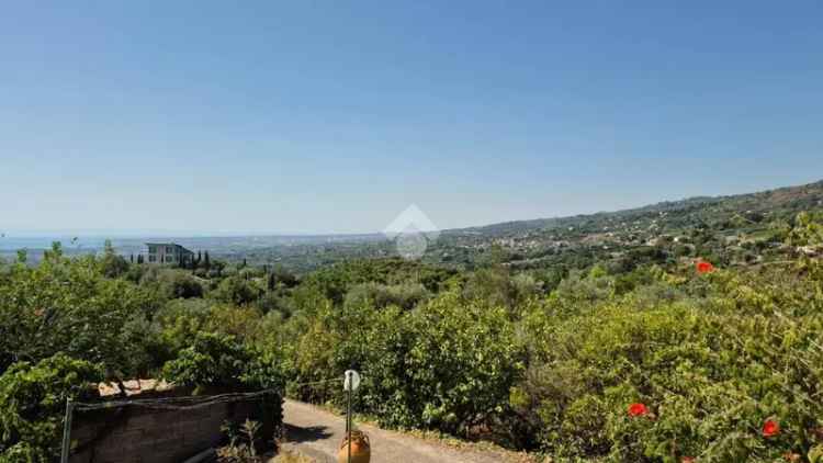 Terratetto unifamiliare via tavola 14, Centro, Piedimonte Etneo