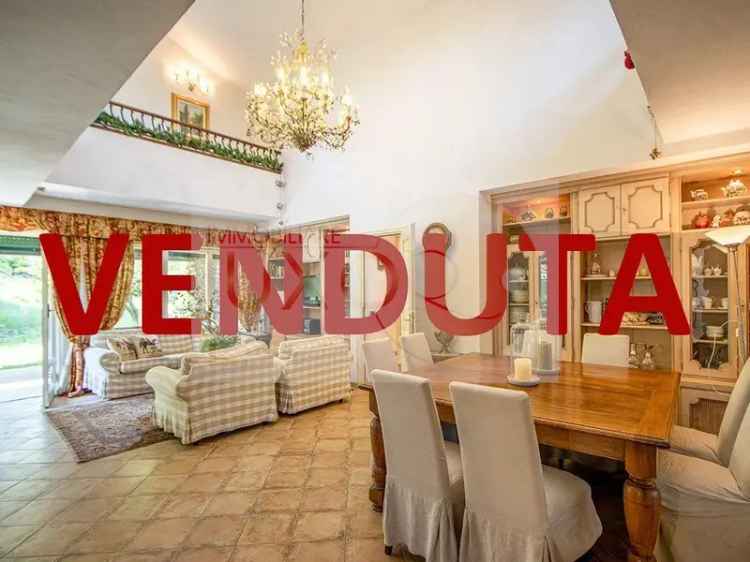 Villa in Via Delle Sorgenti, Montevecchia, 5 locali, 3 bagni, con box