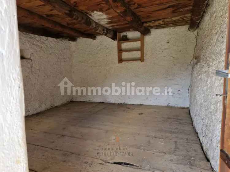 Rustico, da ristrutturare, 54 m², Pianaccio, Caspoggio