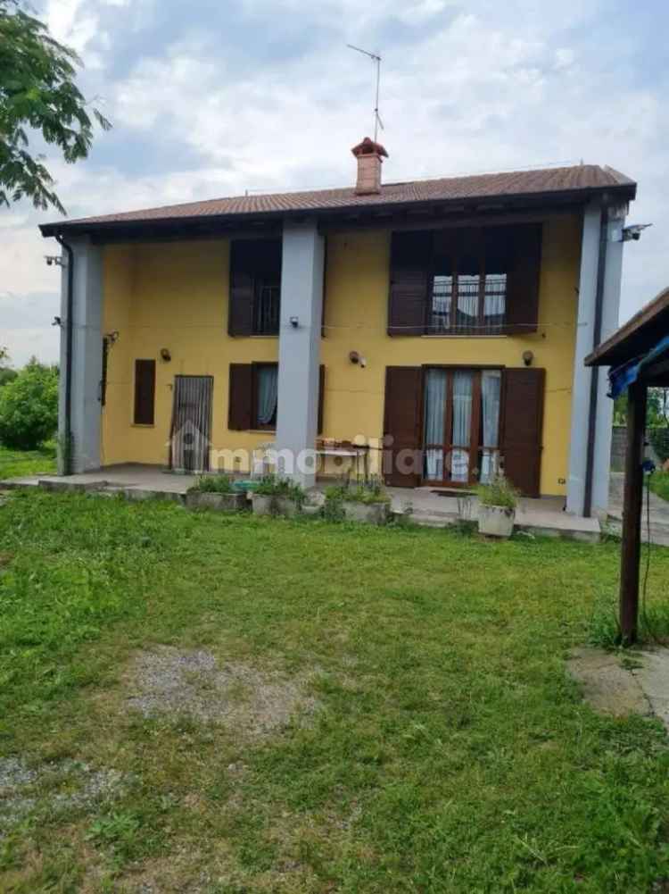 Villa unifamiliare via Aschedamini, Casale Cremasco, Casale Cremasco-Vidolasco