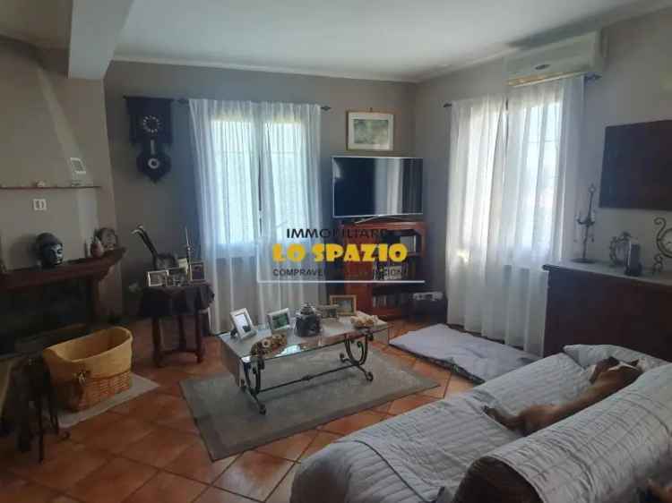 Casa-indipendente in Vendita a Savona di 143 m² con 6 locali