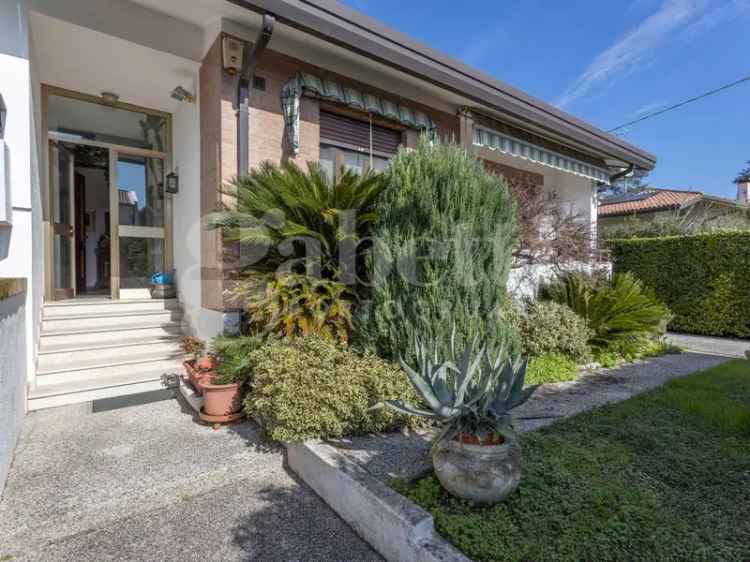 Villa bifamiliare in Via Tevere , 2, Portogruaro (VE)