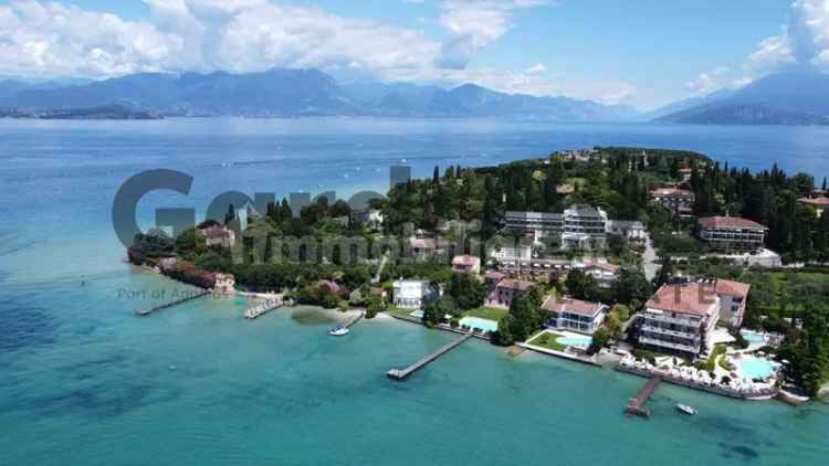 Villa unifamiliare via Punta Staffalo, Centro, Sirmione