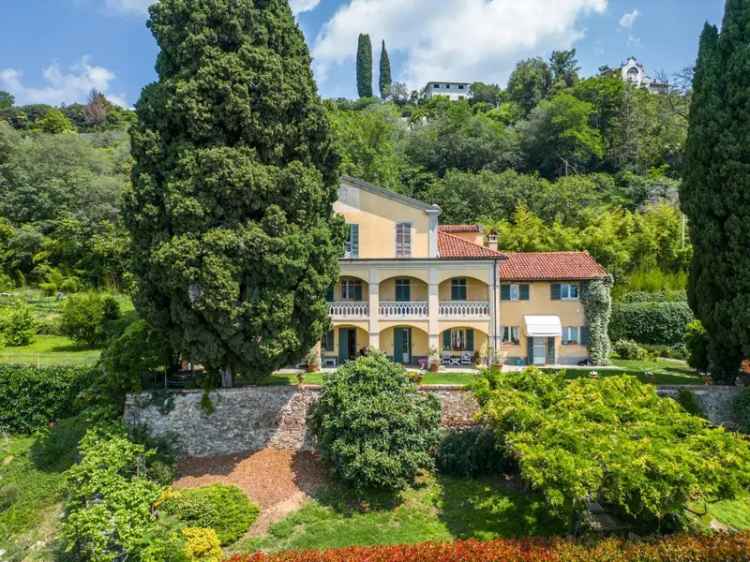 Villa singola in Strada Castelvecchio, Moncalieri, 12 locali, 8 bagni