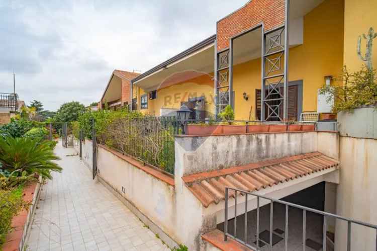 Villa a schiera in Via Fò, San Giovanni la Punta, 6 locali, 2 bagni