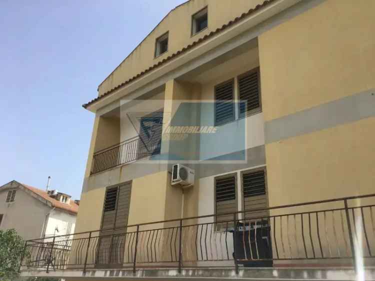 Villa in Via Vitaliano Brancati, Melilli, buono stato in vendita