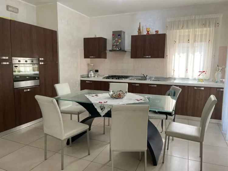 Appartamento in Via Messina 33, Pachino, 5 locali, 2 bagni, 120 m²