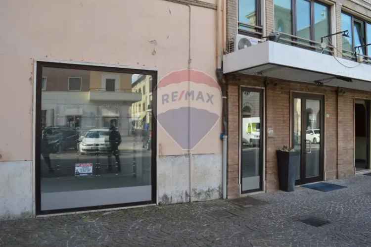 Locale Commerciale