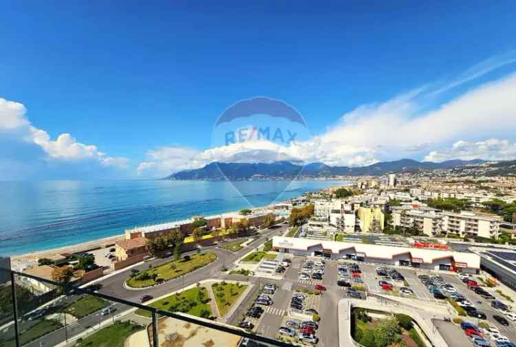 Appartamento in Via Generale Clark, Salerno, 6 locali, 2 bagni, 142 m²