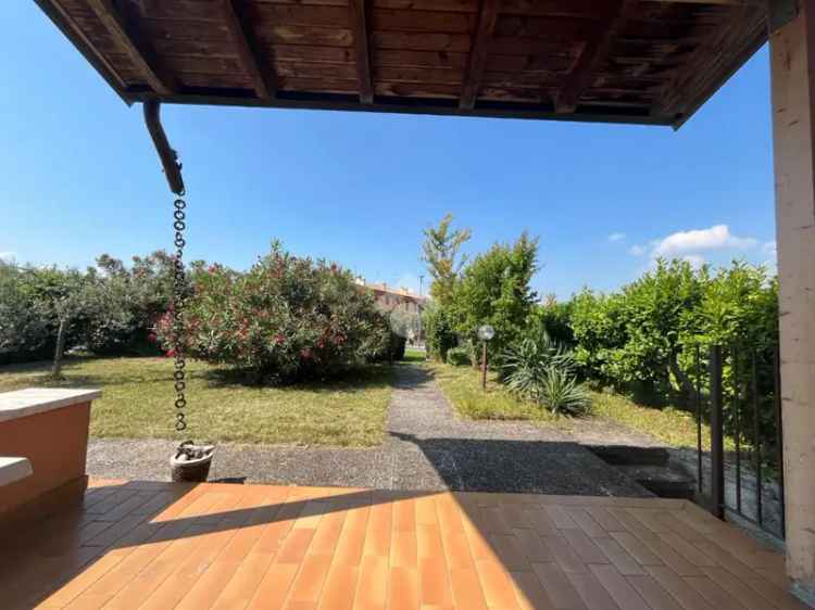 Villa a schiera d'angolo in vendita