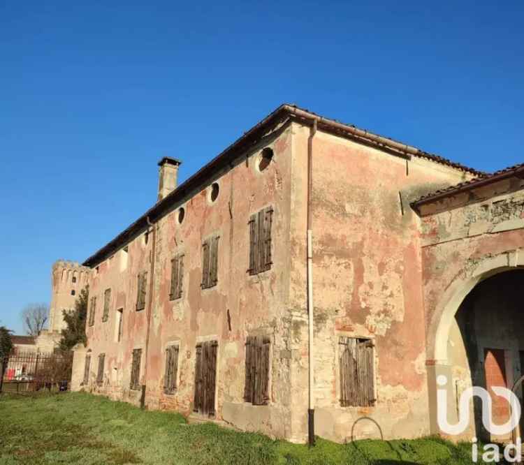 Rustico da Ristrutturare vicino Castello San Martino