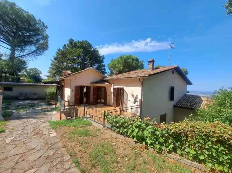 Villa in Via dei Villini, Viterbo, 5 locali, 2 bagni, giardino privato