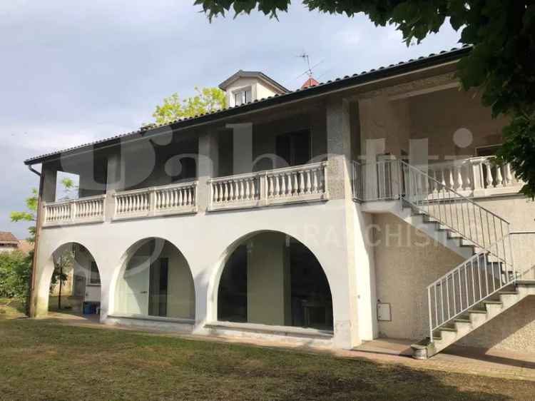 Villa plurifamiliare lazzaretto, 25, Centro, Dorno