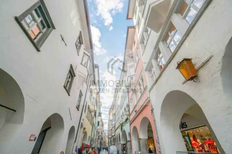 Quadrilocale via Antonio Rosmini 1, Centro, Bolzano