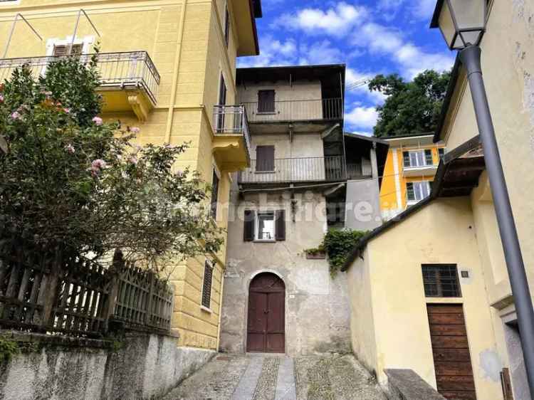 Terratetto unifamiliare piazza Fontane, Centro, Ghiffa