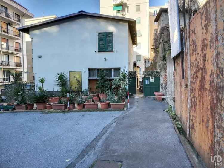 Vendita casa 6 locali di 100 m² in Genova (16131) - 84798 - iad