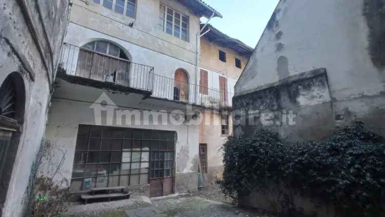 Appartamento piazza cisterna, Centro Storico, Biella