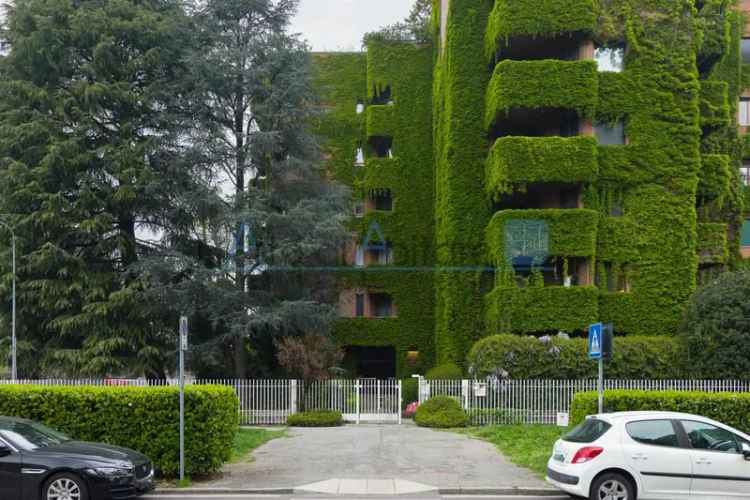 Monza Parco - Ampio Quadrilocale con giardino in contesto Esclusivo