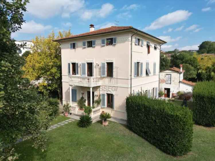 Villa in Via Roma, Porcari, 20 locali, 2 bagni, giardino privato