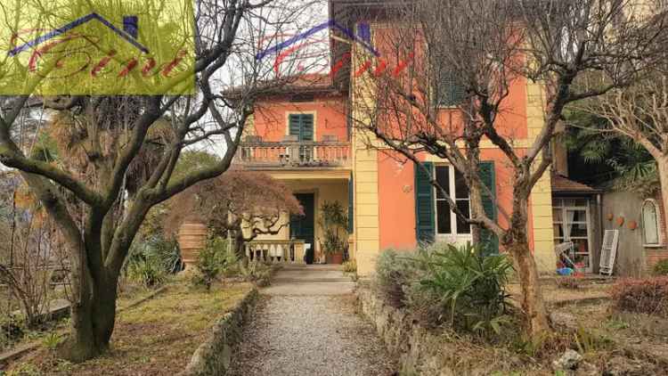 Villa singola in Via san antonio, Calolziocorte, 6 locali, 4 bagni