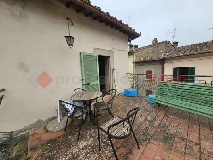 Appartamento in Quarata, Arezzo, 5 locali, 1 bagno, posto auto, 113 m²