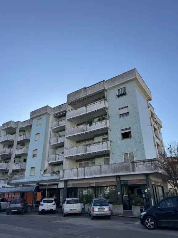 Appartamento in Via Traunreut, Nettuno, 2 bagni, con box, 95 m²