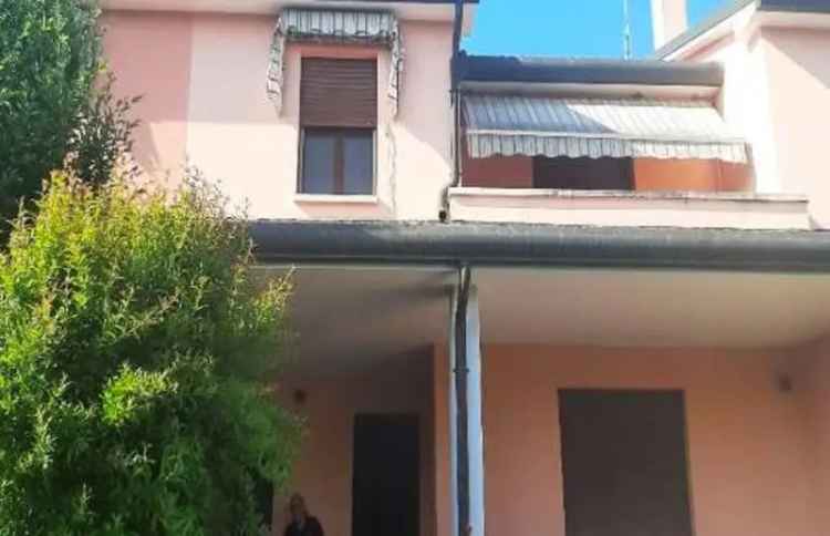 Villa a schiera in Via Hermagor, Campodarsego, 8 locali, 2 bagni