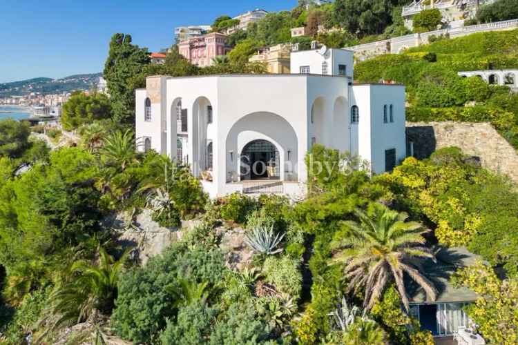 Elegante villa con baia privata a Varazze