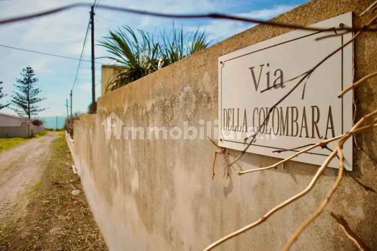 Villa bifamiliare via della Colombara 10, Punta Braccetto, Santa Croce Camerina