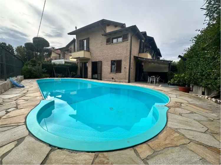 Villa a schiera in VIA ARISTIDE MAGNI 49, Inverigo, 4 locali, 2 bagni