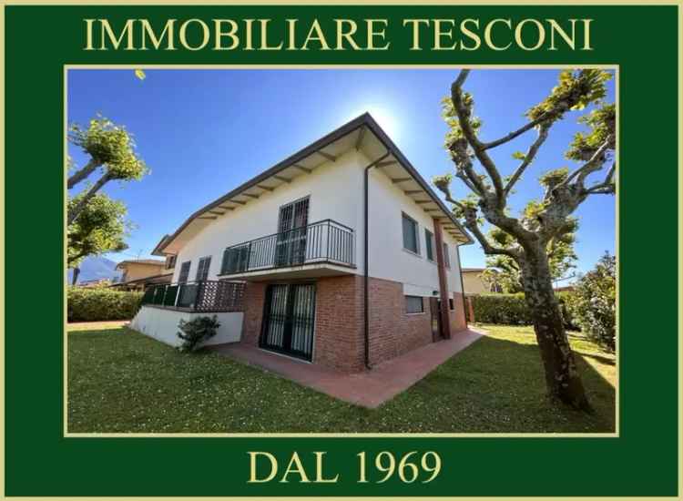 Villa in VIA QUARTO, Pietrasanta, 9 locali, 3 bagni, giardino privato