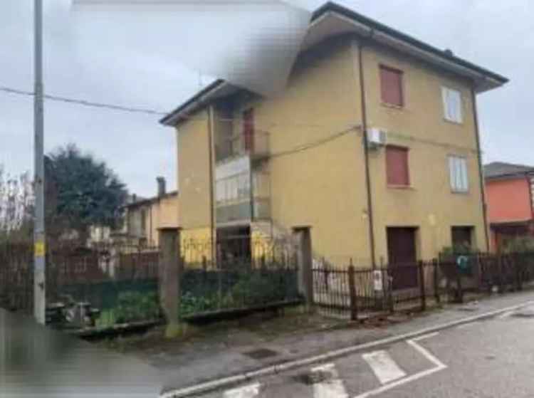 Appartamento in Via Sabotino, Legnago, 6 locali, 1 bagno, garage