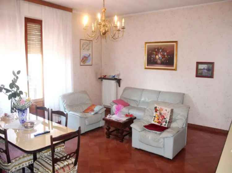 Appartamento in Pontremoli, Pontremoli, 8 locali, 1 bagno, 185 m²