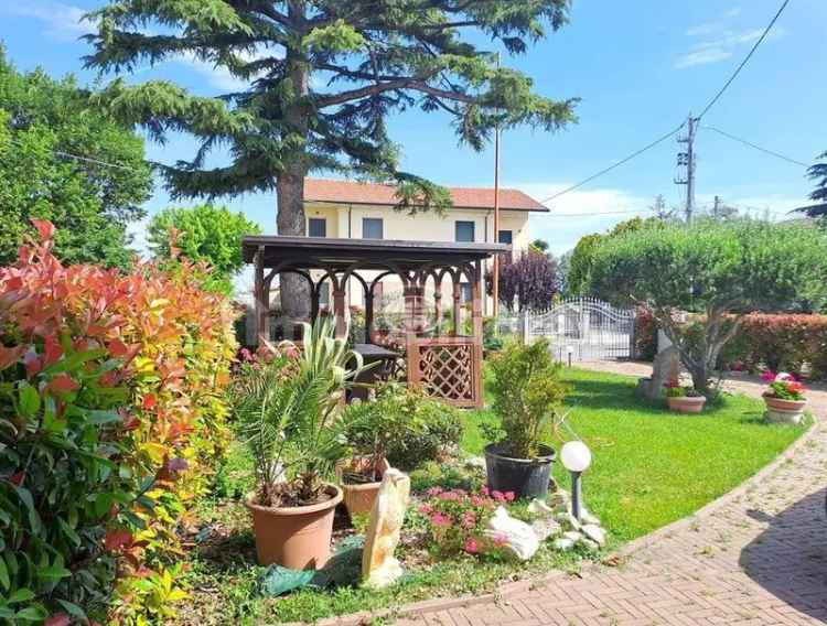 Villa bifamiliare, ottimo stato, 200 m², Gattolino - Capannaguzzo, Cesena