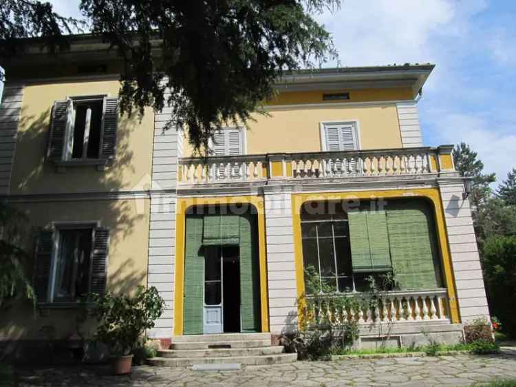 Villa unifamiliare via Luigi Cadorna 6, Centro, Erba