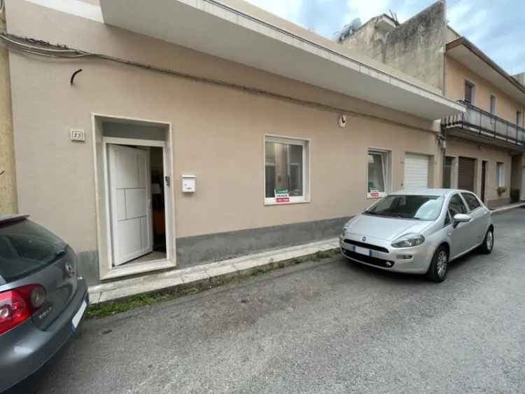 Villa singola in Via Damiano Chiesa, Modica, 5 locali, 2 bagni, garage