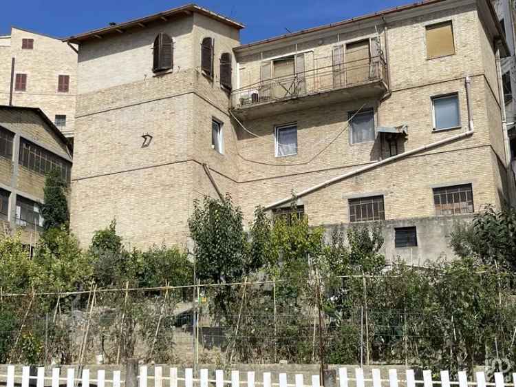 Vendita casa indipendente 4 locali di 156 m² in Montegranaro (63812) - 103446 - iad