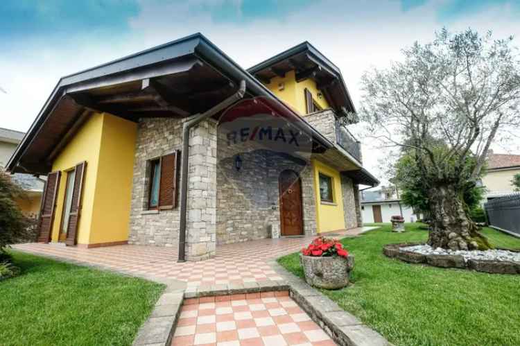 Villa in Via Leopardi, Mapello, 5 locali, 3 bagni, giardino privato