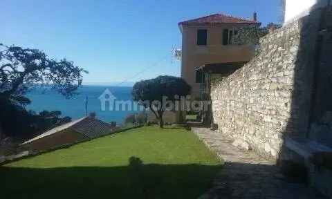 Villa bifamiliare corso Giuseppe Mazzini, Centro, Camogli