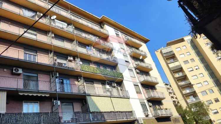 Appartamento in Via Ammiraglio Caracciolo, Catania, 5 locali, 2 bagni