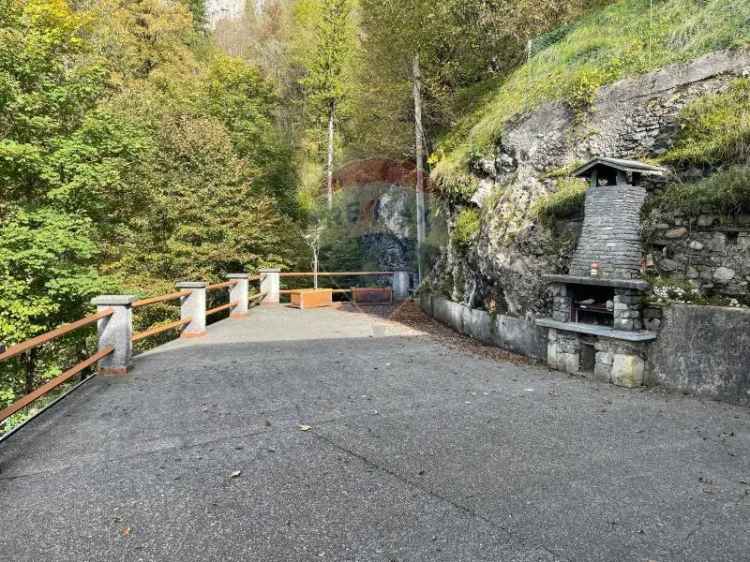 Casa Indipendente in vendita a San Pellegrino Terme, Santa Croce