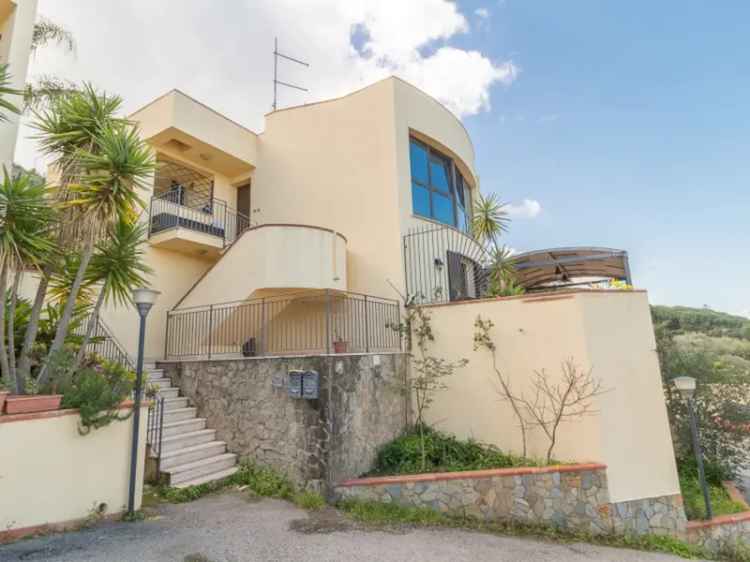 Villa in Via delle Fresie, Cefalù, 2 bagni, giardino in comune, 132 m²