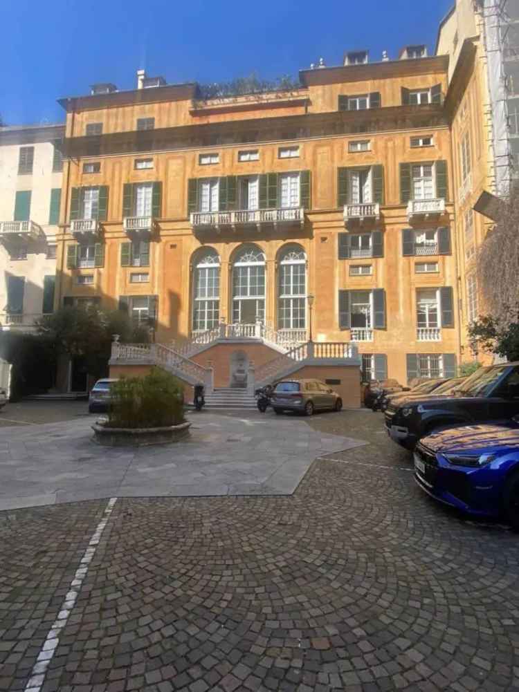 Trilocale via Roma, 8A, Centro Città, Genova