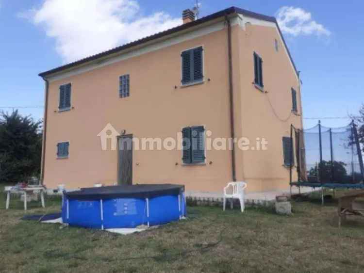 Villa all'asta contrada Cavallara snc, Mondavio