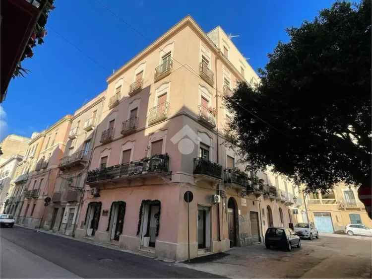 Appartamento piazza principessa jolanda 2, Centro, Trapani