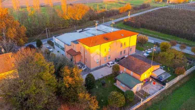 Villa a schiera via XXV Aprile, Novi di Modena