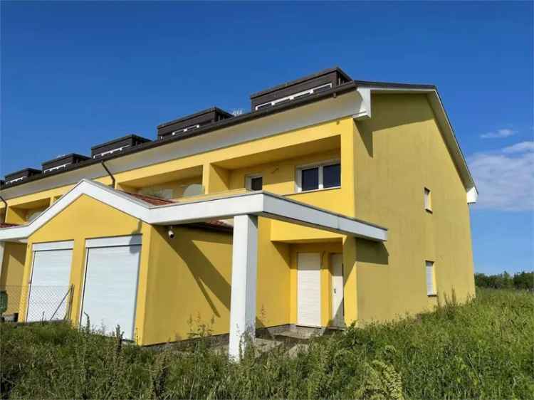 Villa a schiera in Via 2 Giugno, Legnaro, 5 locali, 2 bagni, garage