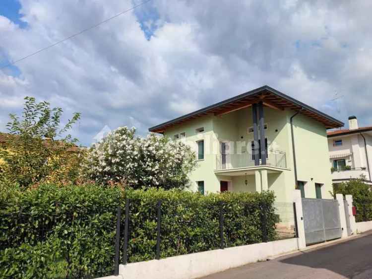 Villa unifamiliare via Guido Monti 13, San Valentino, Ospedale, Pordenone